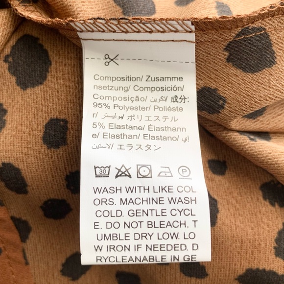 NWOT Dalmatian Print Short Sleeve Maxi Dress with belt - Picture 12 of 12